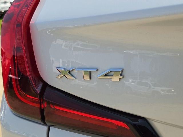 2024 Cadillac XT4 Luxury