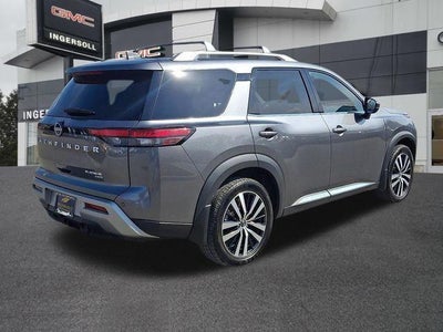 2023 Nissan Pathfinder Platinum