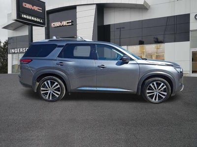 2023 Nissan Pathfinder Platinum