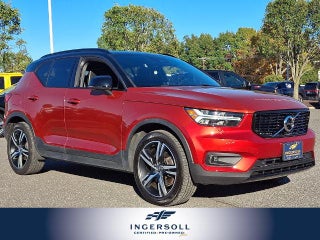 2022 Volvo XC40 R-Design