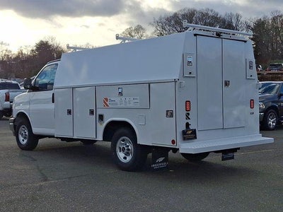 2025 GMC Savana Cutaway 3500 Base