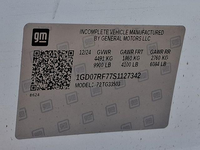 2025 GMC Savana Cutaway 3500 Base