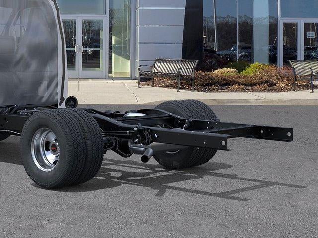 2025 GMC Savana Cutaway 3500 Base