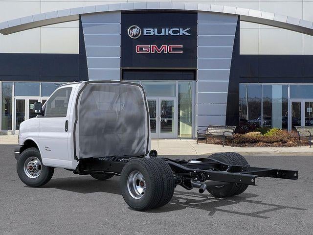 2025 GMC Savana Cutaway 3500 Base