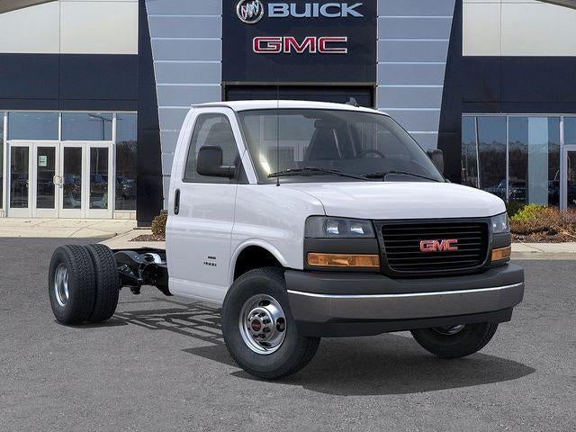 2025 GMC Savana Cutaway 3500 Base