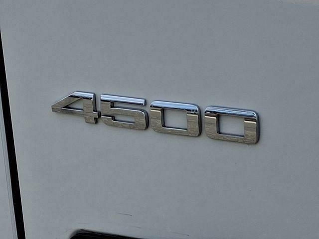 2022 Chevrolet Low Cab Forward 4500 2WD Reg Cab 132.5"