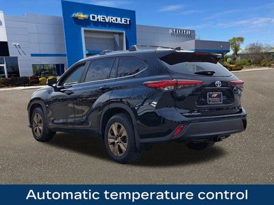 2023 Toyota Highlander Hybrid XLE Bronze