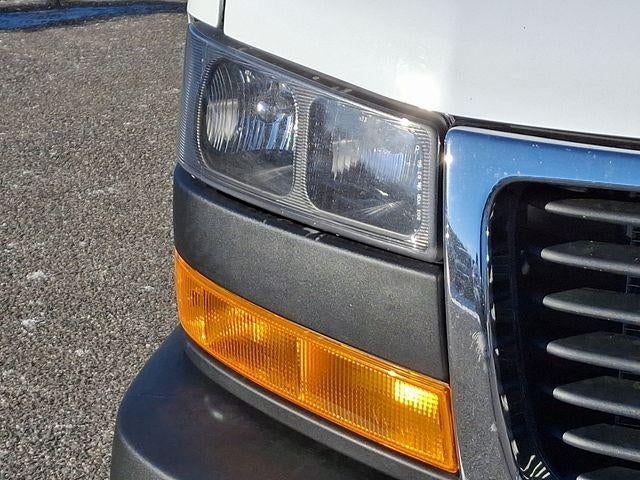 2025 GMC Savana Cutaway 3500 Base