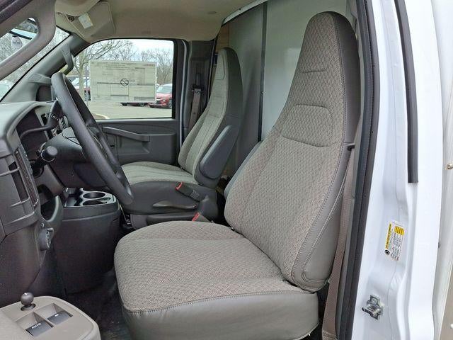 2025 GMC Savana Cutaway 3500 Base