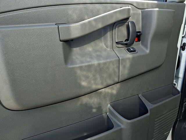 2025 GMC Savana Cutaway 3500 Base