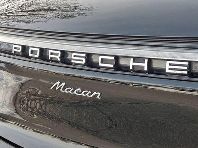 2023 Porsche Macan Base