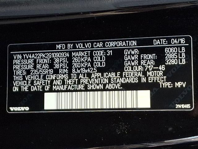 2016 Volvo XC90 T6 Momentum