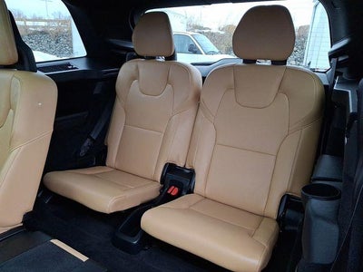 2016 Volvo XC90 T6 Momentum