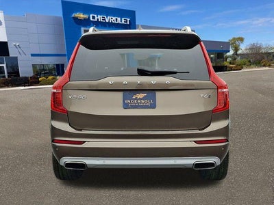 2016 Volvo XC90 T6 Momentum