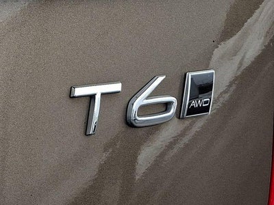 2016 Volvo XC90 T6 Momentum