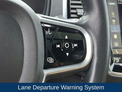 2016 Volvo XC90 T6 Momentum