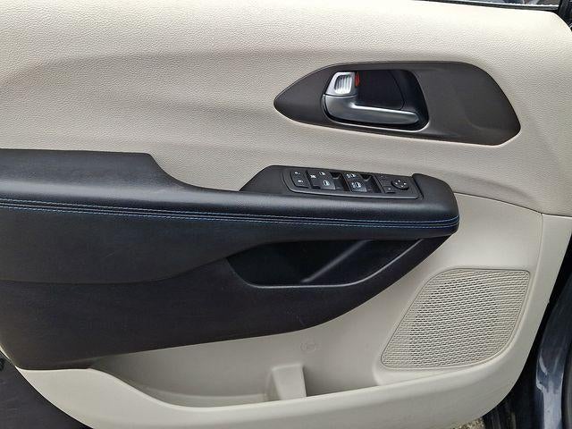 2021 Chrysler Pacifica Touring AWD