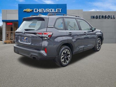 2025 Subaru Forester Base