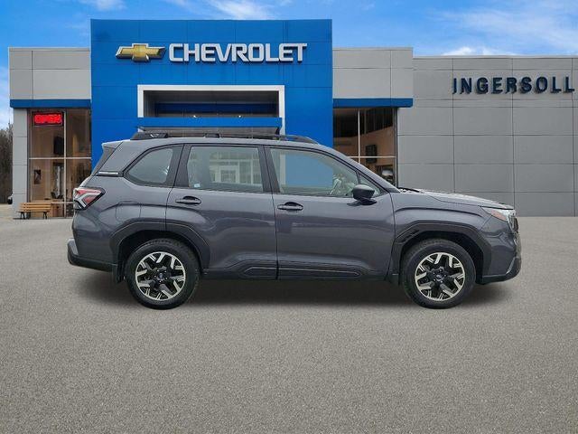 2025 Subaru Forester Base