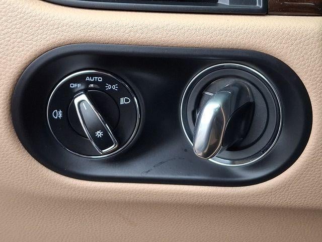 2022 Porsche Macan Base