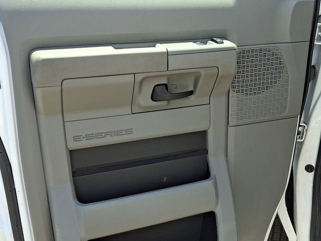 2024 Ford E-Series Cutaway E-450 DRW 158" WB