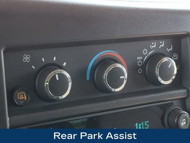 2025 Chevrolet Express Passenger 1LT