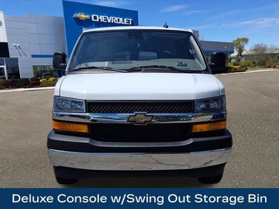 2025 Chevrolet Express Passenger 1LT