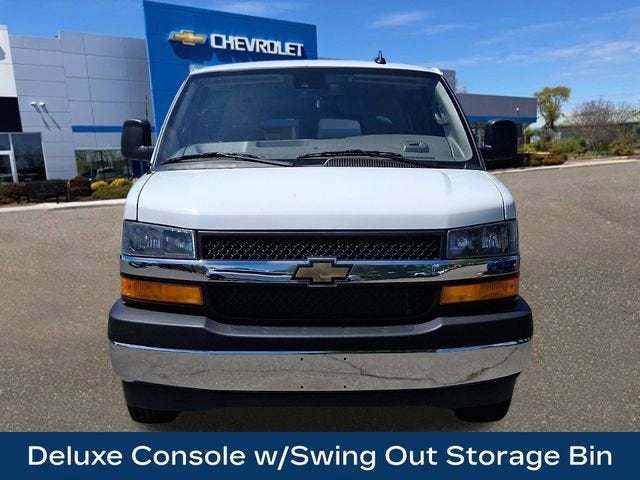 2025 Chevrolet Express Passenger 1LT