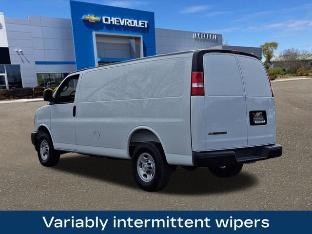 2025 Chevrolet Express Cargo WT