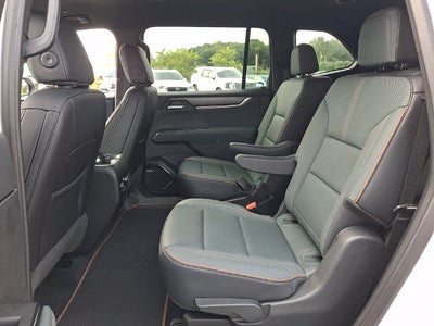 2025 GMC Acadia AT4