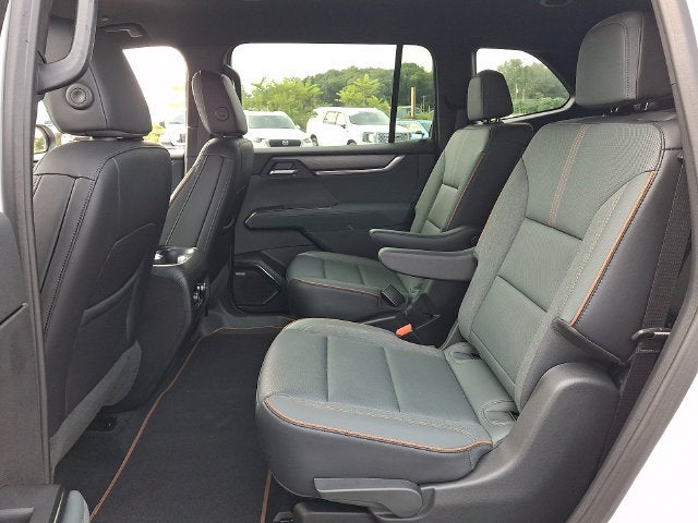 2025 GMC Acadia AT4