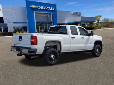 2015 GMC Sierra 2500 HD Pickup 4D 6 1/2 ft