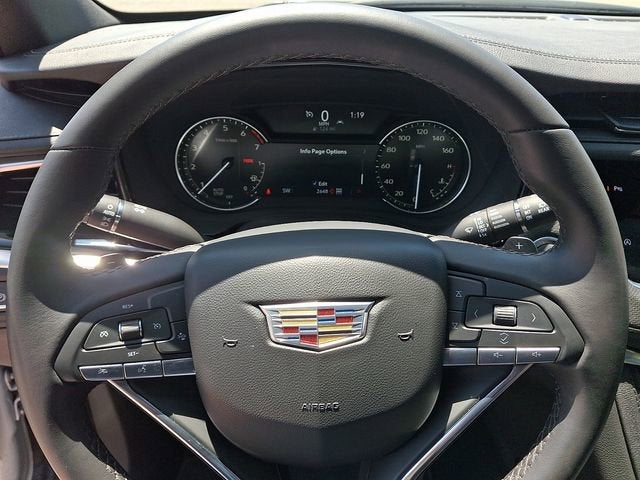 2025 Cadillac XT6 Luxury