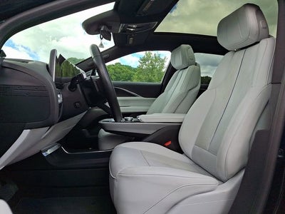2024 Cadillac LYRIQ Luxury 1