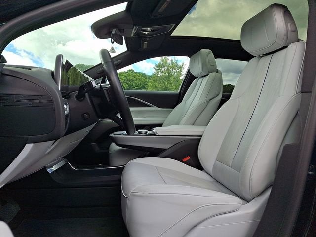 2024 Cadillac LYRIQ Luxury 1