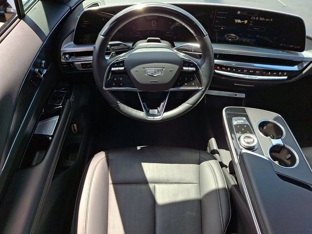 2024 Cadillac LYRIQ Luxury 2