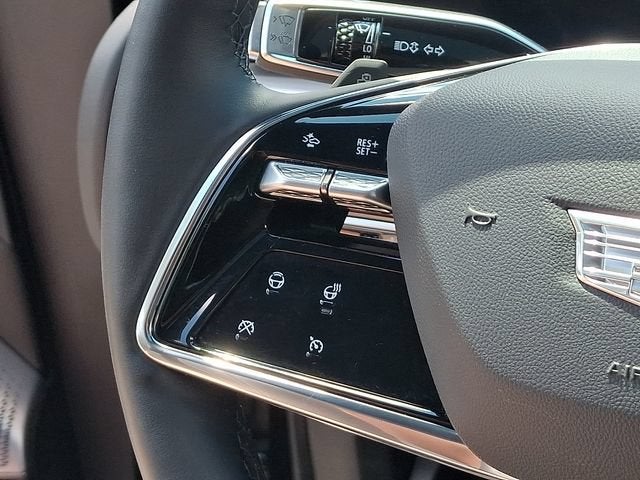 2024 Cadillac LYRIQ Luxury 2