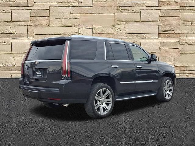 2017 Cadillac Escalade Luxury