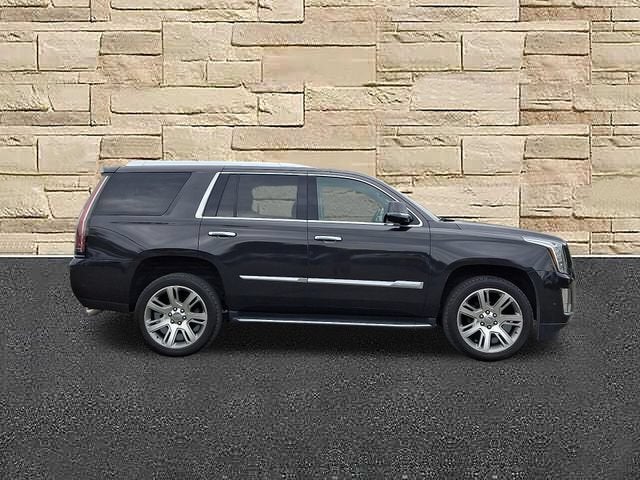 2017 Cadillac Escalade Luxury