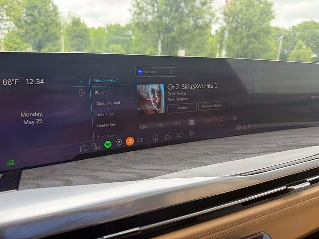 2025 Cadillac ESCALADE IQ Sport 2