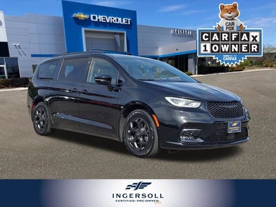 2025 Chrysler Pacifica Hybrid Premiuim S Appearance Package