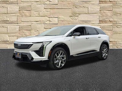 2025 Cadillac OPTIQ Luxury 2