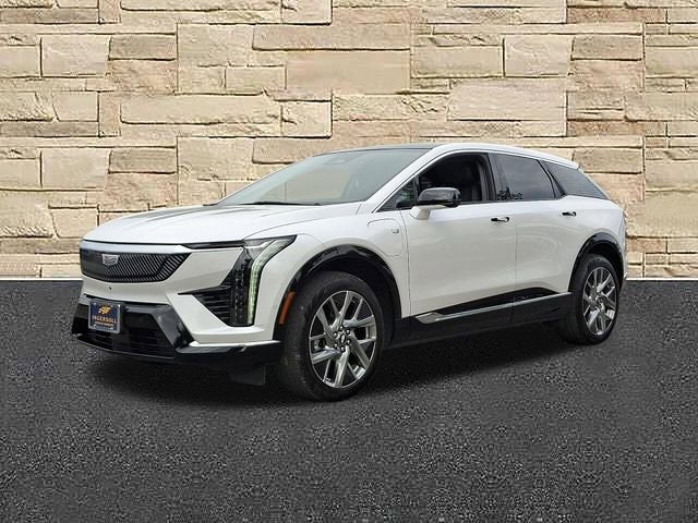 2025 Cadillac OPTIQ Luxury 2