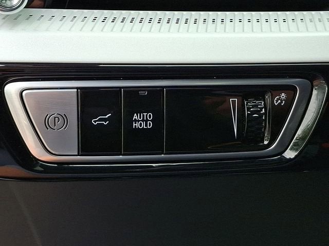 2025 Cadillac OPTIQ Luxury 2