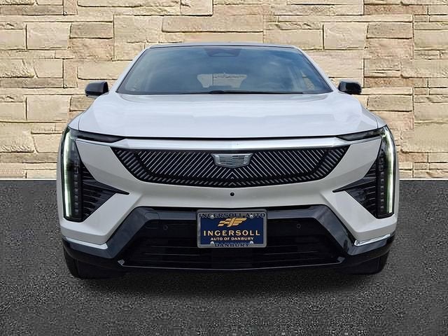 2025 Cadillac OPTIQ Luxury 2