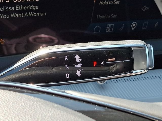 2025 Cadillac OPTIQ Luxury 2