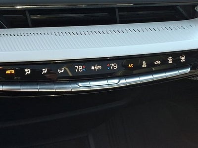 2025 Cadillac OPTIQ Luxury 2