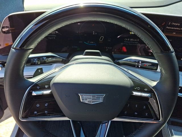 2025 Cadillac OPTIQ Luxury 2