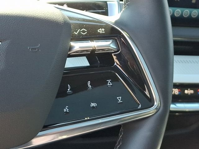 2025 Cadillac OPTIQ Luxury 2