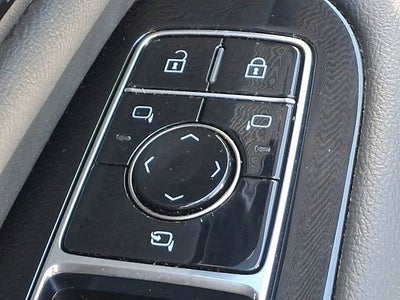 2025 Cadillac OPTIQ Luxury 2